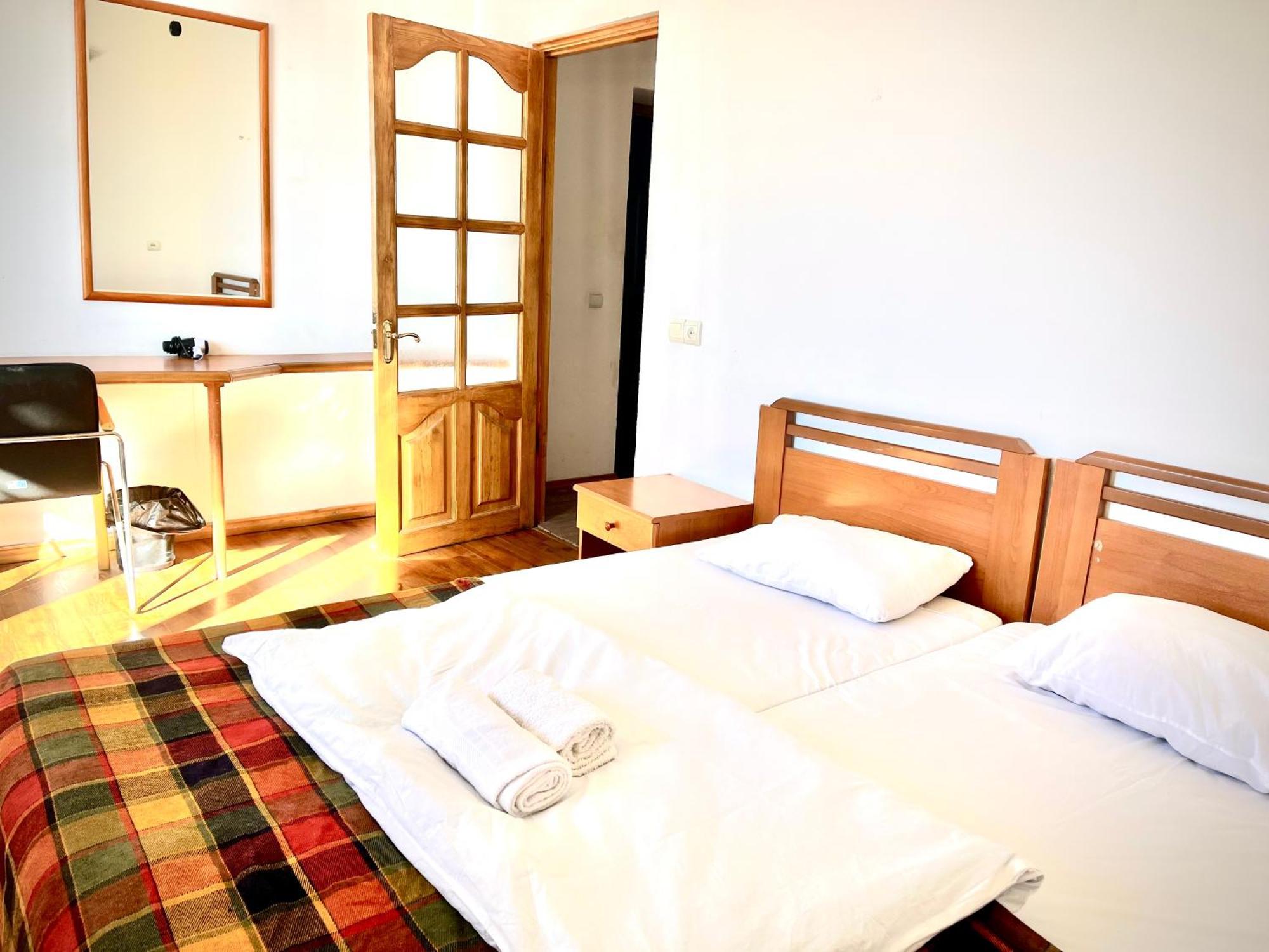 Yeti-Clubcom Hotel กูเดาริ ภายนอก รูปภาพ